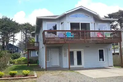 Image de Belle vue sur la mer beachhouse, la famille, 1/2 blk de la plage.