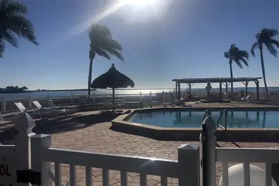 Image de Spacieux et calme 2 chambres face Ă la baie de Boca Ciega