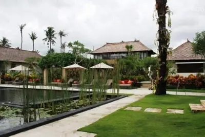 Image de Villa de 3 chambres avec piscine privée au bord de la plage à Canggu