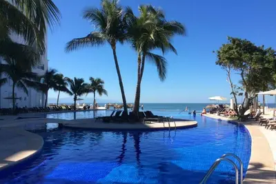 Image de 5 étoiles Beachfront Villa Magna Condo 1 chambre 1 salle de bain 4 personnes