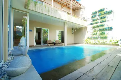 Image de Incroyable villa de 5 chambres avec piscine, Kerobokan