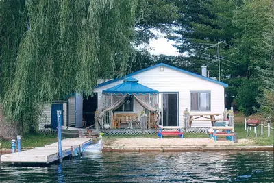 Image de Lakefront Cottage de 3 chambres sur la chaîne de lacs plage privée de sable, Animaux acceptés