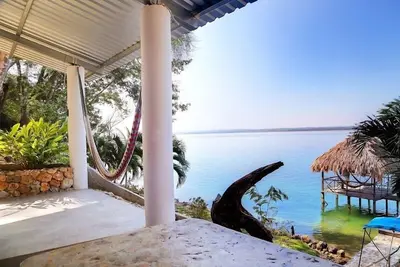 Image de Près de Tikal \/ flores, 4b Maison avec plage privée sur le lac Petén Itzá, 8 couchages