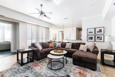 Image de Great Dallas Home, fantastique pour les groupes