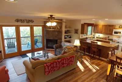 Image de Sisters Treehouse