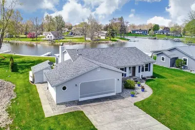 Image de Rénové en 2016 3bdr 2 1/2 Bath On Dallas Lake