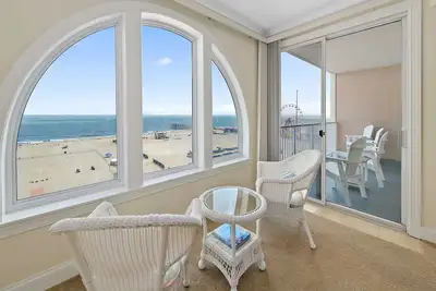 Image de Fabuleux Ocean Front Condo sur Boardwalk avec une vue spectaculaire sur l'océan