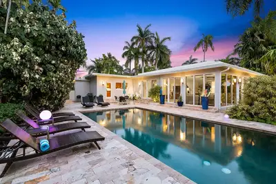 Image de Oasis tropicale Las Olas Isles Canal-front. Marchez jusqu'Ă la plage de Fort Lauderdale!