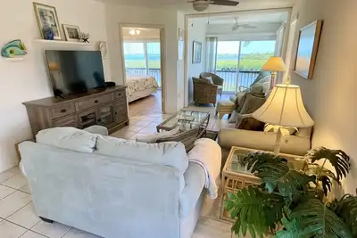Image de 2br 2 bath Townhome Waterfront avec une vue imprenable! Rabais Automne Maintenant! !