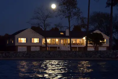 Image de Waterfront immobilier sur la baie de Chesapeake avec plage privée