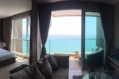 Image de Beachfront 1br ÉLÉGANT Luxury Condo