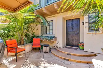 Image de Maison de ville meublée à louer à Carlsbad - avec vue partielle sur l'océan