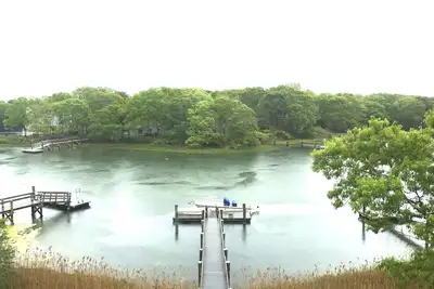 Image de Waterfront W \/ Deep Water Dock 4 Br 3 salles de bain complètes et 2 demi-bains