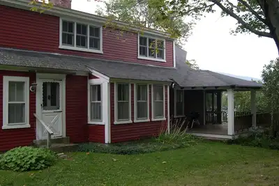 Image de Ferme de Charme, avec façade sur le lac sur la baie Sandwich Squam Lake