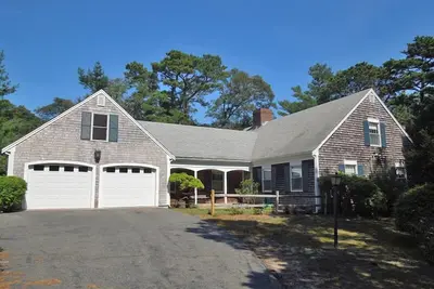 Image de Expansive Home par Orleans Town Landing