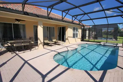 Image de Villa de luxe 5 étoiles - Chambre à thème Frozen - Soldes d'automne - 1100 $ / sem