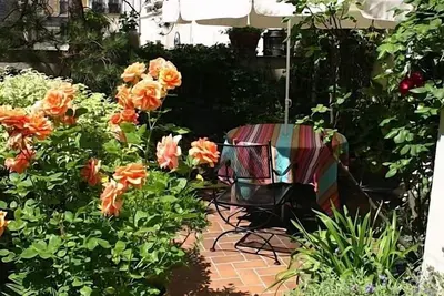 Image de Art déco au cœur du Marais historique, avec terrasse privée