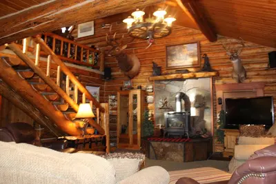 Juin Tarifs SPÉCIAUX! ! 4 bed room house 2 bath- Motel ou maison confortable