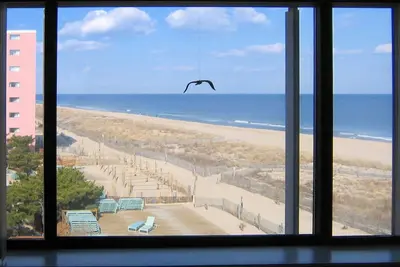 Image de # 1 66th Street Ocean Front Condo - Unité de coin - Océan sur 2 côtés - Accès facile