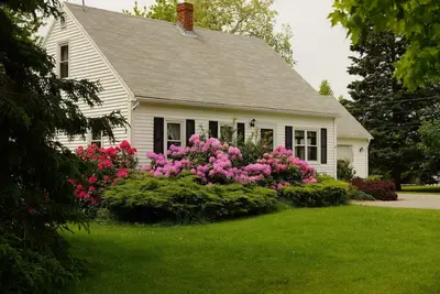 Image de L'Eden House-Belle maison de style cap Ă Town Hill-Profitez des merveilles de l'Acadie