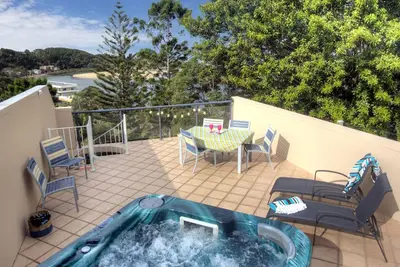 Image de Oceanview 6 à Nambucca avec tce et spa sur le toit