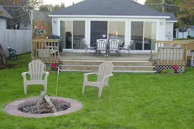 Image de Cozy Lake Front Cottage sur la rive ouest du lac Mitchell