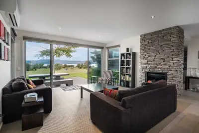 Image de Réserve maison de vacances avant, à proximité de la rampe de bateau comprend WiFi