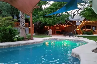 Image de The Gruene River Guest House - Sur la rivière Guadalupe