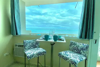 Image de Spectaculaire Oceanfront 2 Br / 2 salles de bain / 3 terrasses Penthouse