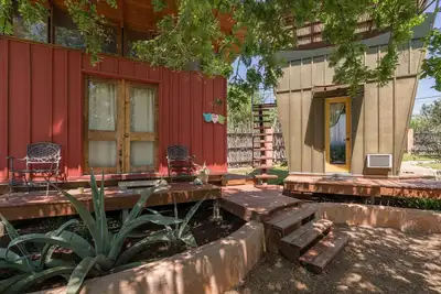 Image de Romantique Red Eco-Cabin