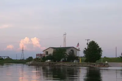 Image de Spacieuse maison à quelques pieds de la rivière Muskegon près de toutes les principales attractions de la région