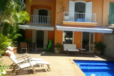 Image de Beach House Avec 5 Suites, Piscine, Tv Par Cable Et Wifi.