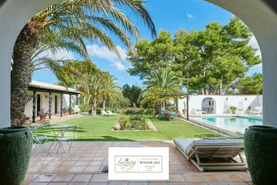 Image de Magnifique grande villa de charme près de la plage