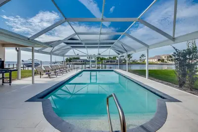 Image de Riverview au Dolphin Drive - un joyau dans la zone Yacht Club avec vue imprenable