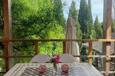 Image de Maison rénovée dans le village grec traditionnel avec de superbes vues sur la mer