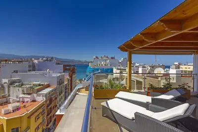 Penthouse de luxe avec une vue imprenable sur le meilleur morceau de Las Palmas Beach