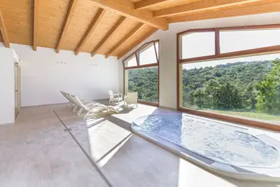 Image de Villa en Toscane avec vue, piscine privée et un spa privé, idéal pour les groupes!