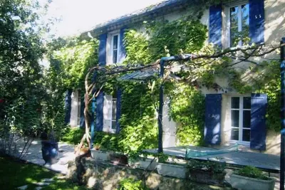Image de Mas du Xviii ° 17 personnes  Vaucluse Orange, piscine, jardin,