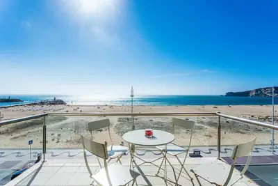 Image de Apartamento T3 Nazaré para Férias (Frente Mar Al)