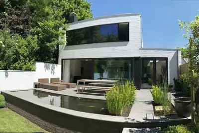 Image de Maison de vacances charmante et relaxante avec un beau jardin