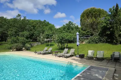 Image de Charmante Ancienne Maison dans un Cadre Rural Exceptionnel avec Piscine Privée