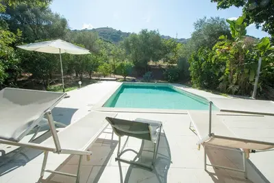 Image de Villa avec piscine dans la vallée de l'Alcantara, près de l'Etna et Taormina.