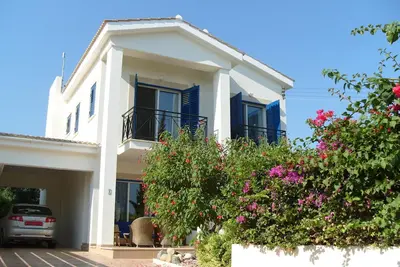 Image de Villa de luxe de 3 chambres avec piscine privée et jardins, à 5 minutes à pied de la plage