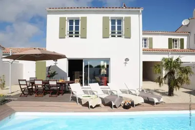 Image de Villa Contemporaine Avec Piscine Chauffee Individuelle, Wifi