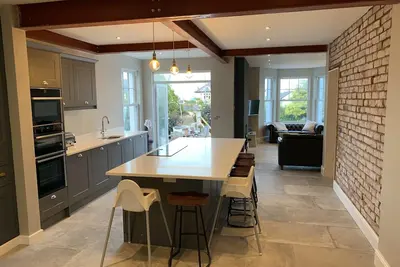 Image de Large family house in Abersoch village with stunning sea views.