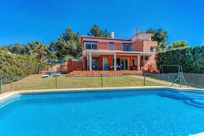 Image de Chalet Lumineux À 2, 5 Km De La Plage