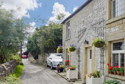 Image de Cottage de luxe pour 8 personnes, animaux acceptés dans le village historique de Tideswell.