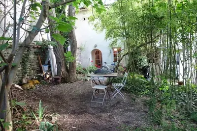 Image de 300m plage, gde maison de charme jardin arboré et cour fleurie