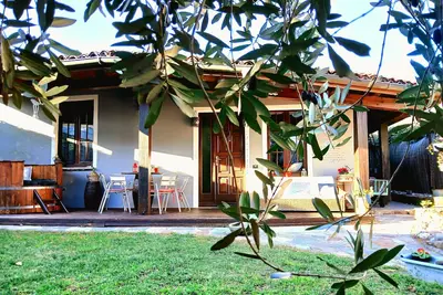Image de Chalet individuel avec jardin et services pour votre bien-ĂŞtre physique et mental