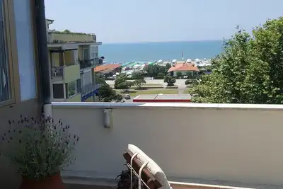 Fabuleux Penthouse avec grande et confortable terrasse de 100 m² avec vue sur la mer et les montagnes